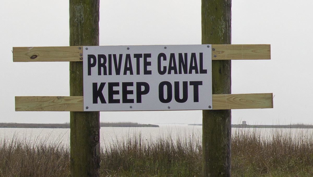 posted canal delacroix